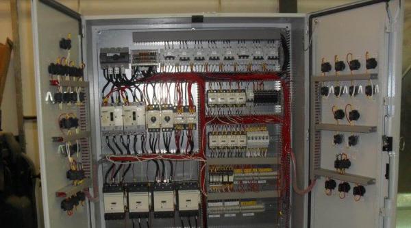 PRODUCțIE TABLOURI ELECTRICE